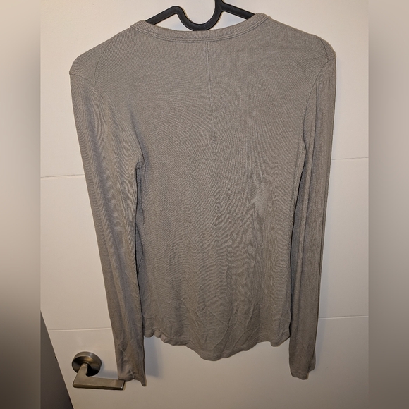 Hold Tight Long Sleeve Riverstone - Picture 3 of 3
